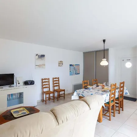 2 Bedroom Nice In Doleron *