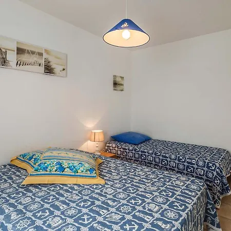 2 Bedroom Nice In Doleron Feriehus