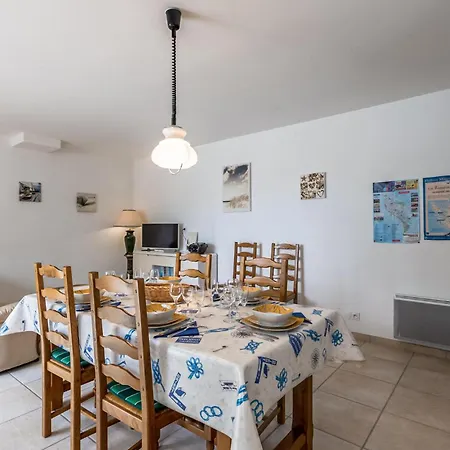2 Bedroom Nice In Doleron Dolus d'Oléron